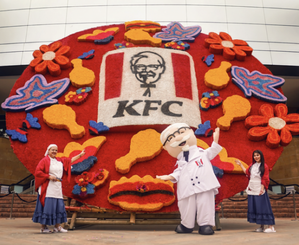 KFC y los silleteros de Santa Elena crean la silleta más grande de la historia en la Feria de las Flores